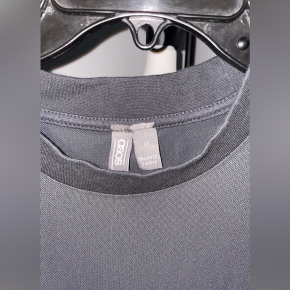 ASOS DESIGN Relaxed T-Shirt with Extreme Longline Stepped Hem in Mesh - Picture 3 of 5